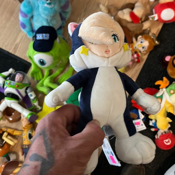 Character from super Mario brothers 3-D brand new tags still on it - Picture 1 of 5